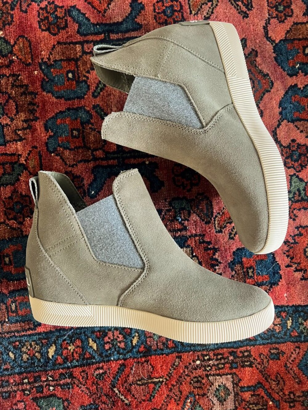 Sorel Sage Suede Chelsea Wedge Sneakers Womens Size 9 Slip On